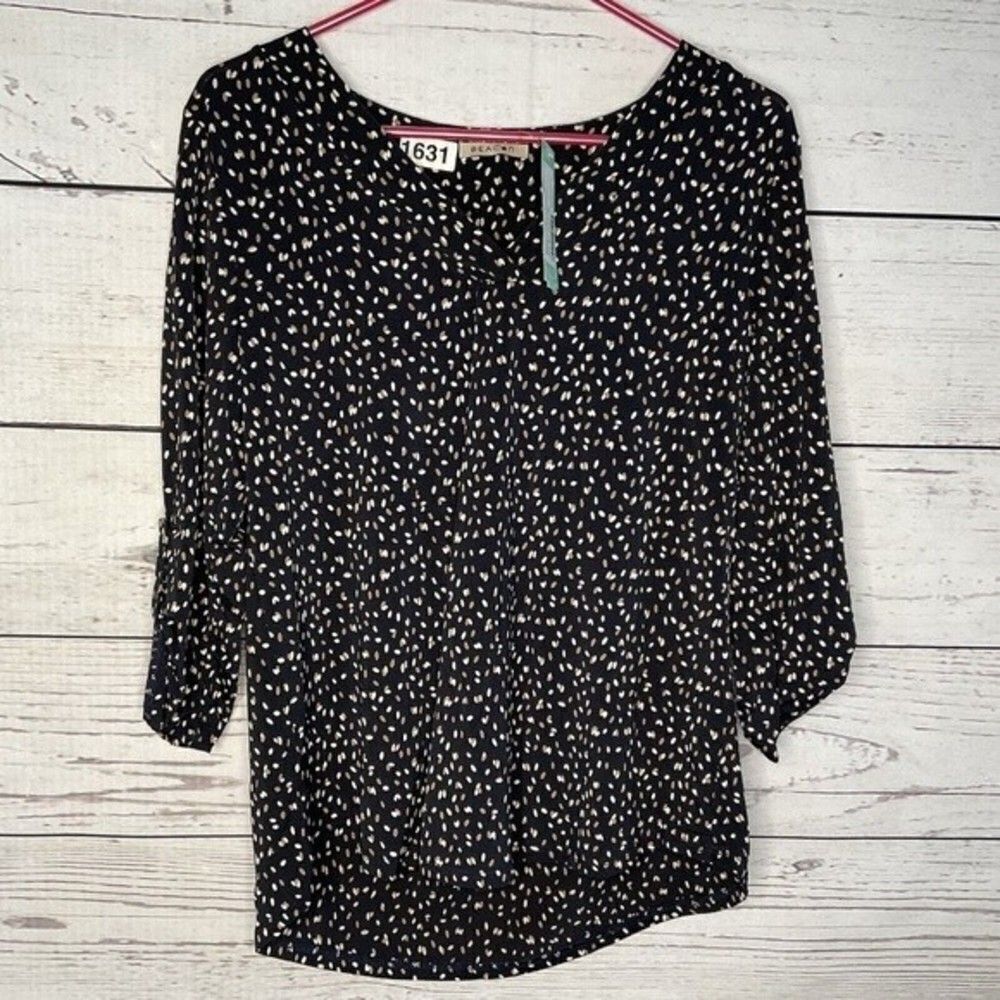 New with tags Beacon‎ Womens Black/Blue/Brown Patty Roll Tab Knit Blouse Size S